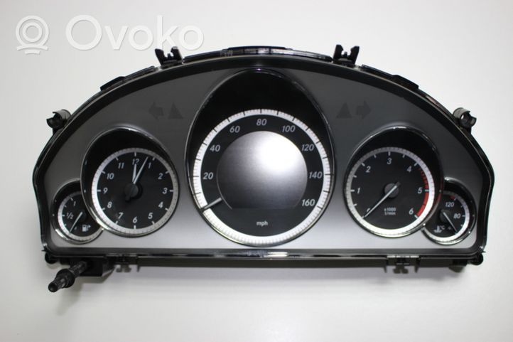 Mercedes-Benz E C207 W207 Tachimetro (quadro strumenti) A2129005104