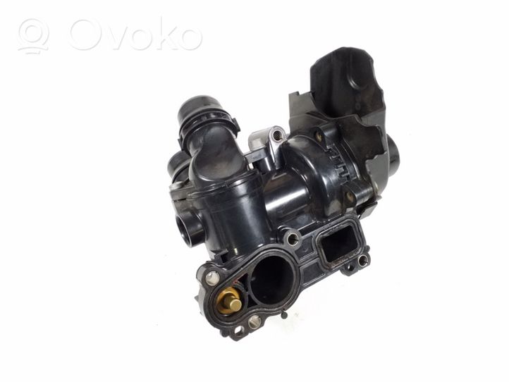 Audi A5 8T 8F Pompe de circulation d'eau 06H121026BA