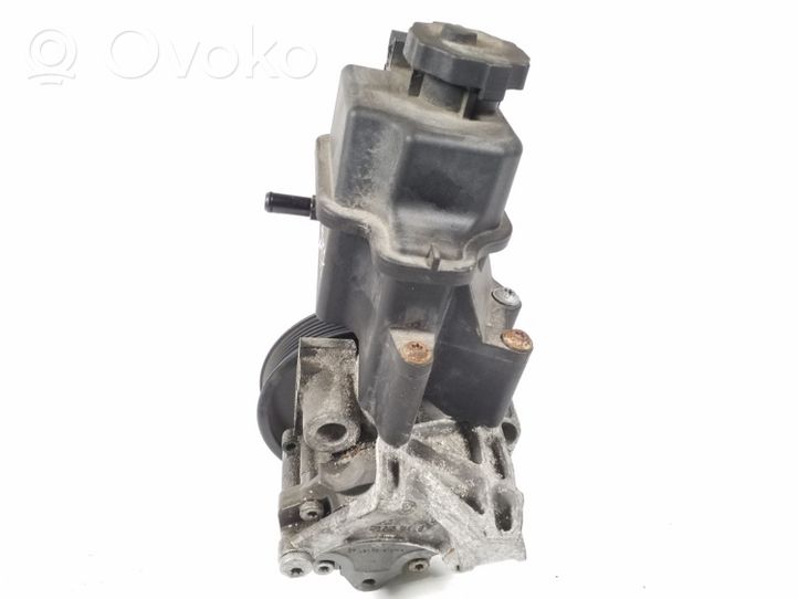 Mercedes-Benz R W251 Ohjaustehostimen pumppu A0064666101