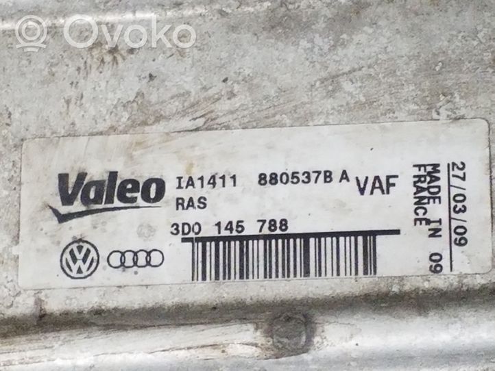 Volkswagen Phaeton Välijäähdyttimen jäähdytin 3D0145788