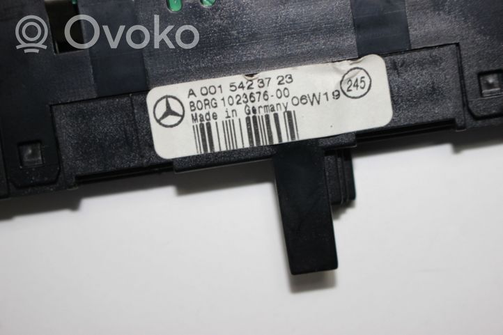 Mercedes-Benz ML W164 Pysäköintitutkan anturin näyttö (PDC) A0015423723