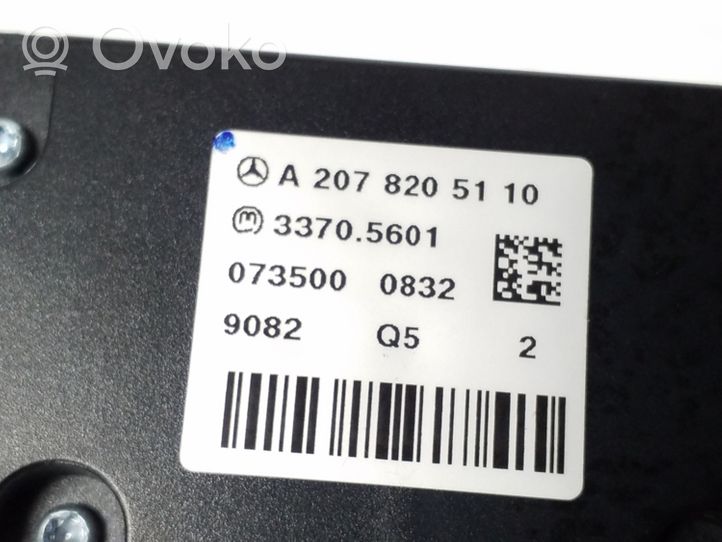 Mercedes-Benz E C207 W207 Interruptor/palanca de limpiador de luz de giro A2078205110