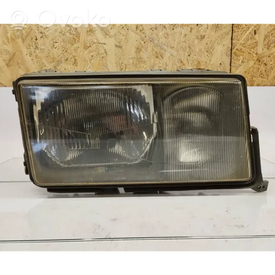 Mercedes-Benz 190 W201 Lampa przednia 2018200261