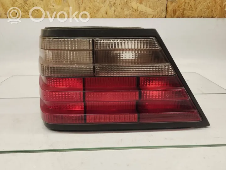 Mercedes-Benz E W124 Lampa tylna 1248200164