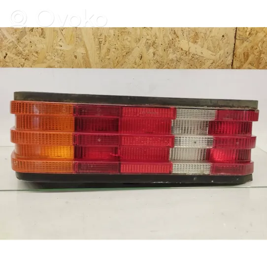 Mercedes-Benz 190 W201 Lampa tylna 2018201564