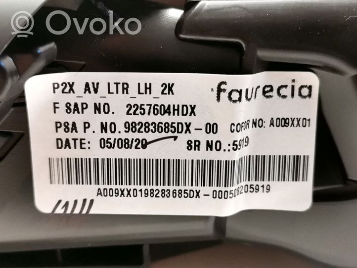 Peugeot 208 Boczna kratka nawiewu deski rozdzielczej 98283685DX