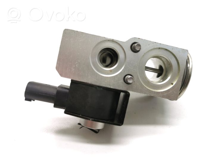 Tesla Model 3 Air conditioning (A/C) expansion valve 1101878-00-A