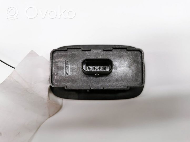 Volvo S90, V90 Takaluukun avauskytkimen painike/kytkin 31427330