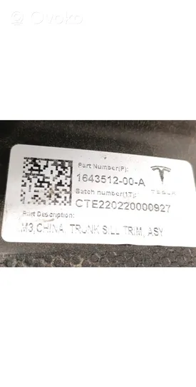Tesla Model 3 Takaluukun/tavaratilan sivuverhoilu 1643512-00-A