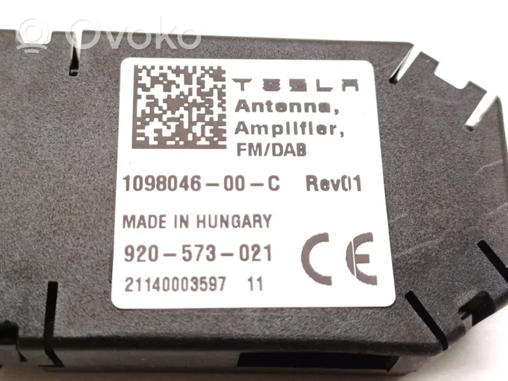 Tesla Model 3 Wzmacniacz anteny 1098046-00-C