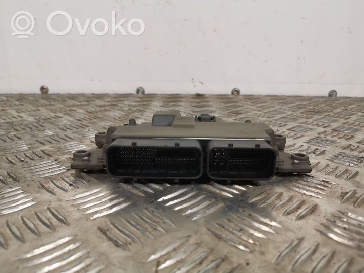 Subaru Forester SK Calculateur moteur ECU 22765AL821