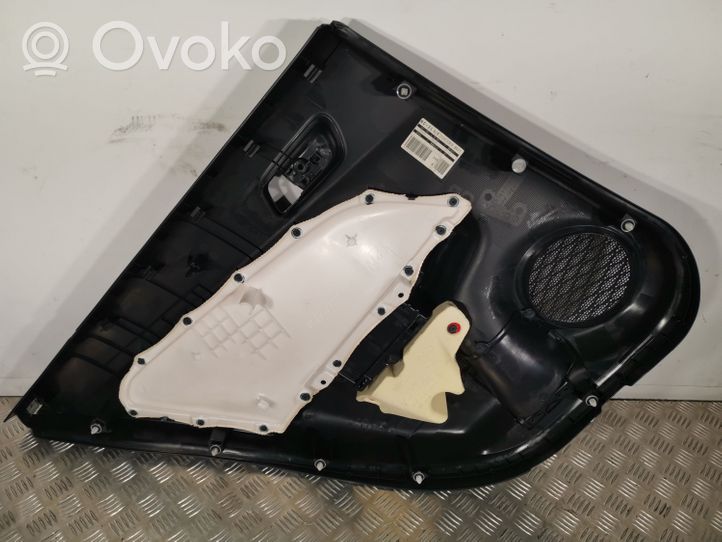 Toyota Prius (XW50) Takaoven verhoilu 