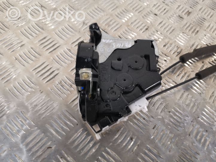 Toyota Prius (XW50) Front door lock 