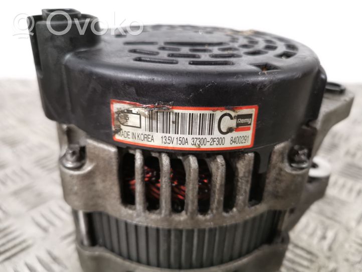 KIA Sorento Generator/alternator 373002F300