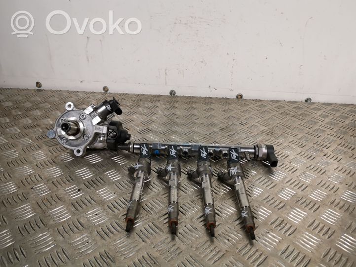 Toyota RAV 4 (XA40) Set di iniettori 0445110613