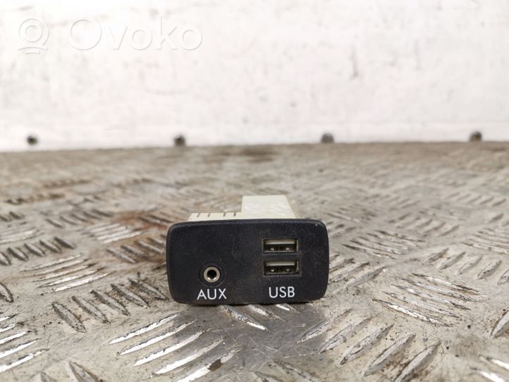 Subaru Outback (BS) Connettore plug in USB 86257AL200