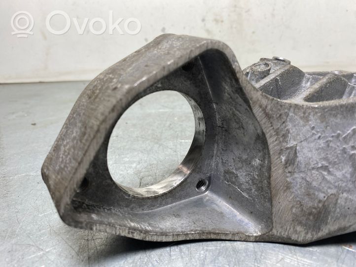 Opel Mokka Wspornik / Mocowanie łożyska podpory wału napędowego 