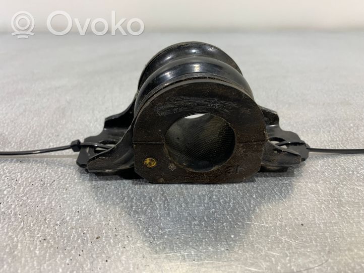 Infiniti Q50 Supporto per boccola della barra antirollio, anteriore 