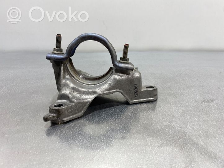 Mazda CX-3 Staffa del cuscinetto di supporto dell’albero di trasmissione 