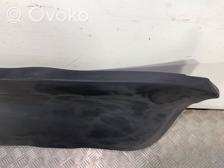 Toyota Yaris Takaluukun alaosan verhoilu 677510D040