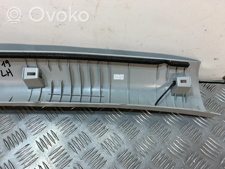 Subaru Forester SK (A) Revêtement de pilier 