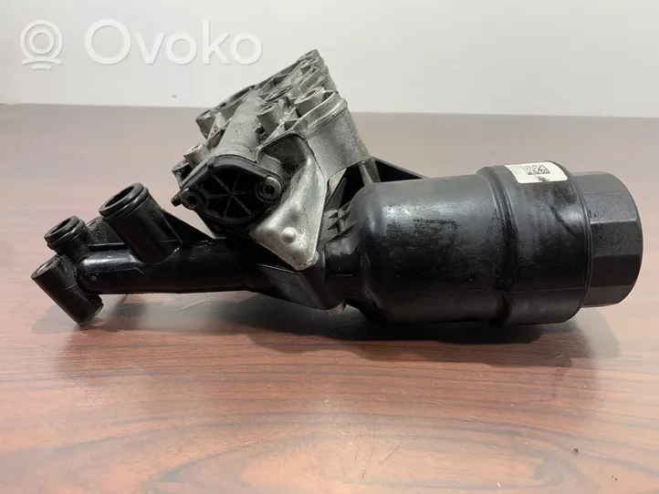 Infiniti Q50 Support de filtre à huile U7902005