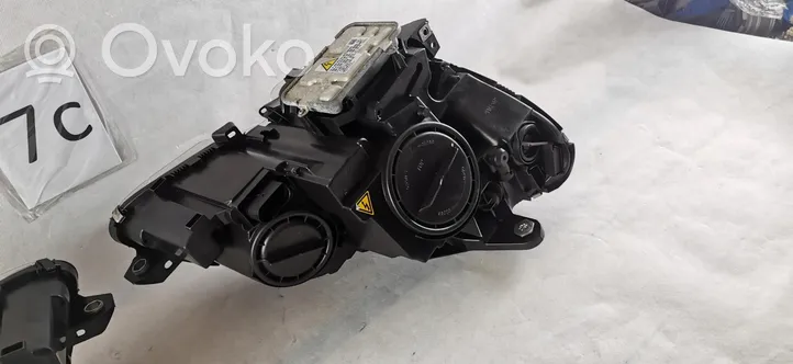 Mercedes-Benz C W204 Lampa przednia A2048202959