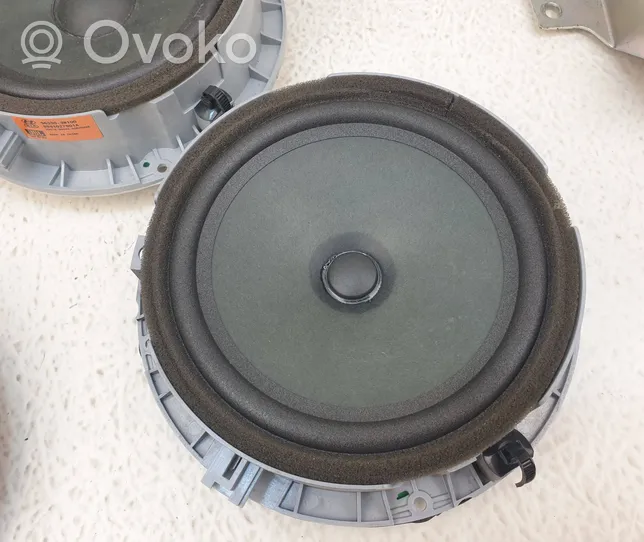 KIA Sportage Audioanlage Soundsystem HiFi komplett 963703U700