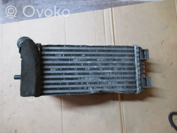 Ford C-MAX II Chłodnica powietrza doładowującego / Intercooler 8V619L440CC