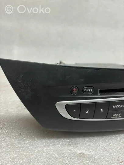 Renault Laguna III Panel / Radioodtwarzacz CD/DVD/GPS 281150013R