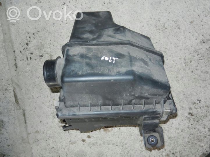 Mitsubishi Colt Wspornik / Mocowanie obudowy filtra powietrza 