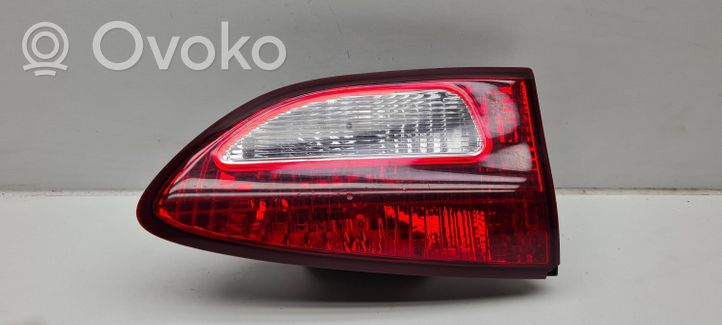 Subaru B9 Tribeca Lampy tylnej klapy bagażnika 