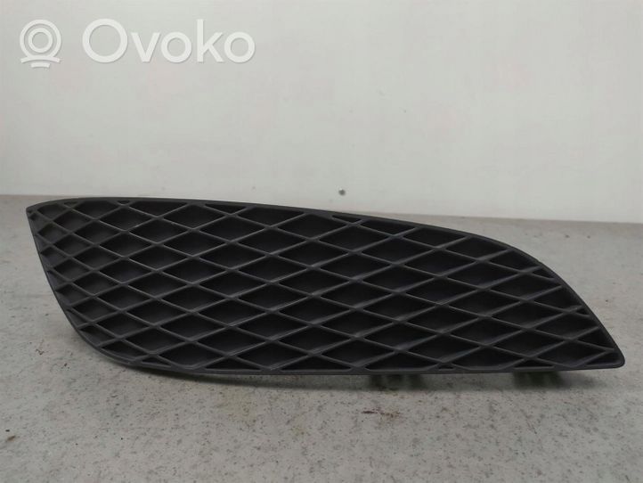 Opel Astra H Front bumper lower grill 13225763