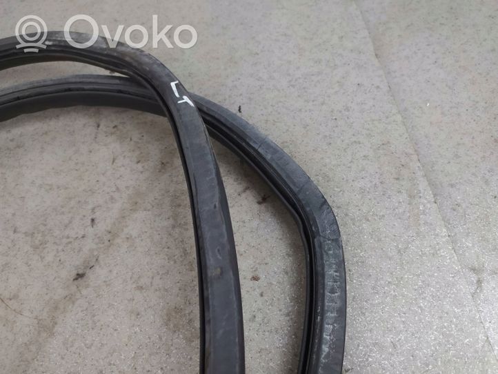 Audi A6 S6 C6 4F Rear door rubber seal (on body) 