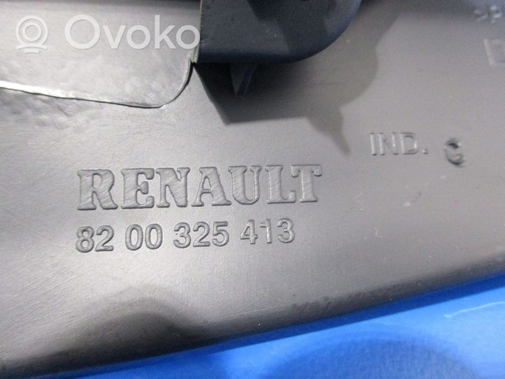 Renault Clio III Garniture de hayon 8200325413