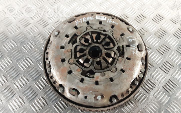 Nissan X-Trail T32 Clutch pedal 