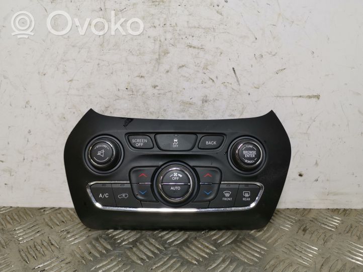 Jeep Cherokee Gaisa kondicioniera / klimata kontroles / salona apsildes vadības bloks (salonā) 68293525AC