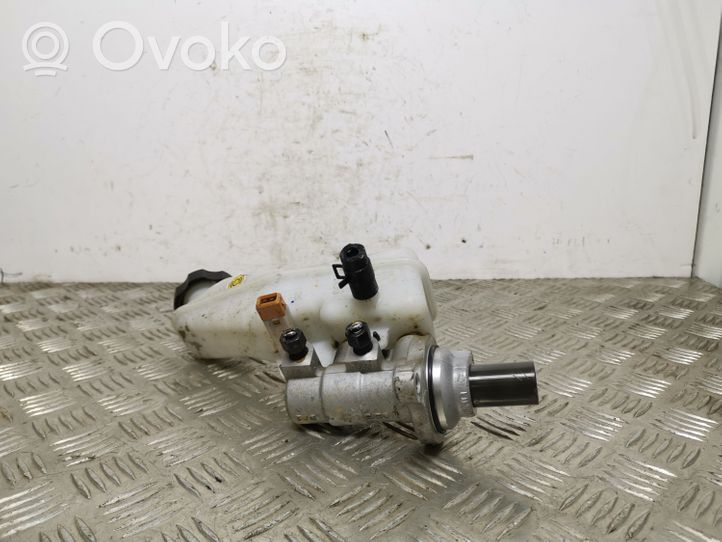 Hyundai Tucson TL Master brake cylinder 