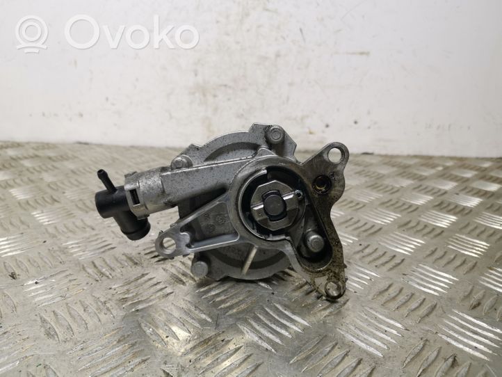 Nissan X-Trail T32 Vacuum pump 