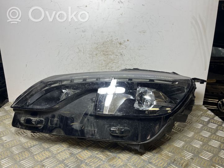 Peugeot 5008 II Lampa przednia 9837759780