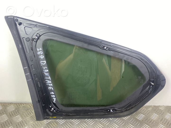 Hyundai Santa Fe Rear side window/glass 