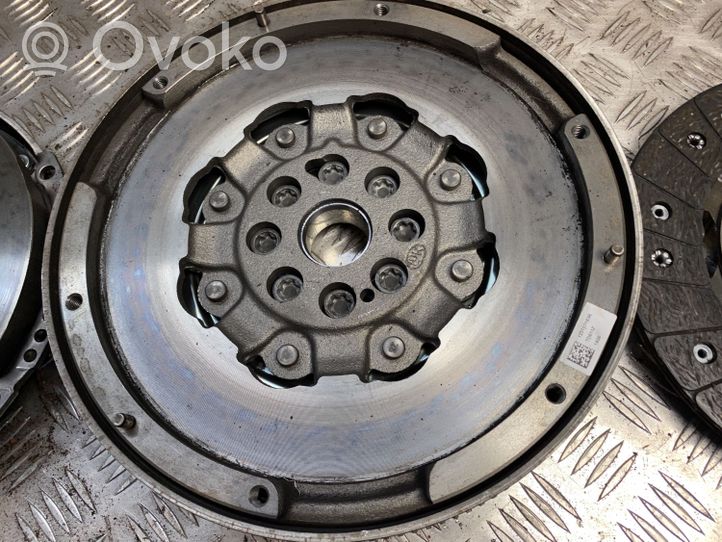 Opel Vivaro Clutch set kit 123107183R