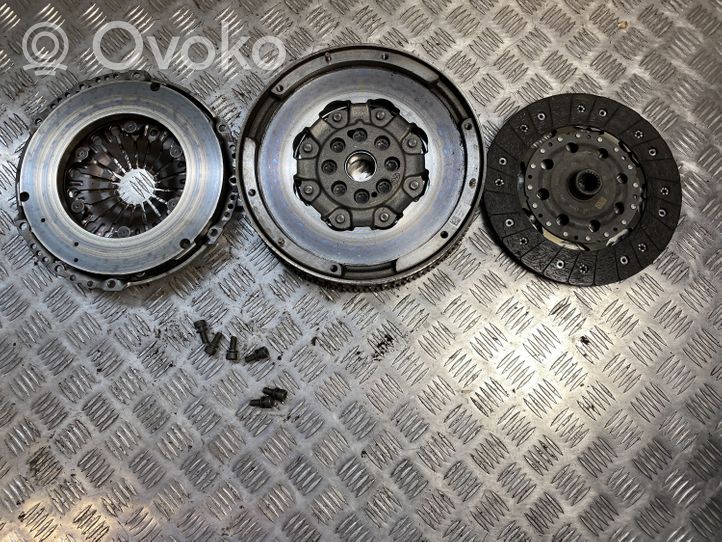 Opel Vivaro Clutch set kit 123107183R