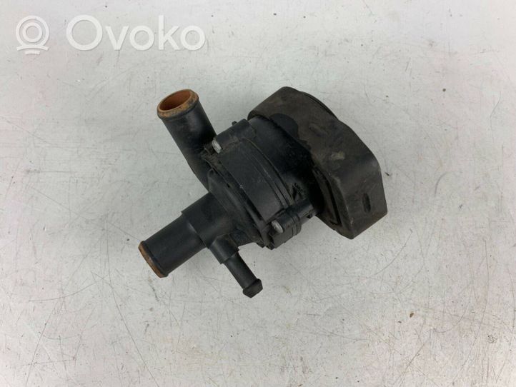 Mercedes-Benz C W205 Pompe à eau de liquide de refroidissement A2118350028