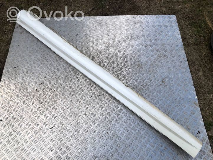 Mercedes-Benz C AMG W204 Rivestimento paraspruzzi passaruota anteriore A2046902740