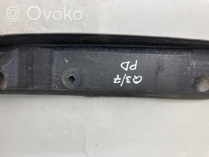 Audi Q3 8U Lokasuojan päätylista 8U0821112