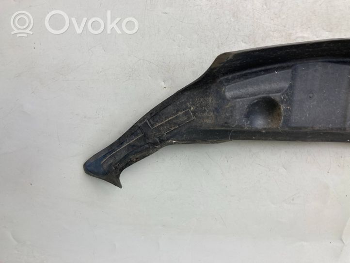 Audi Q3 8U Lokasuojan päätylista 8U0821112