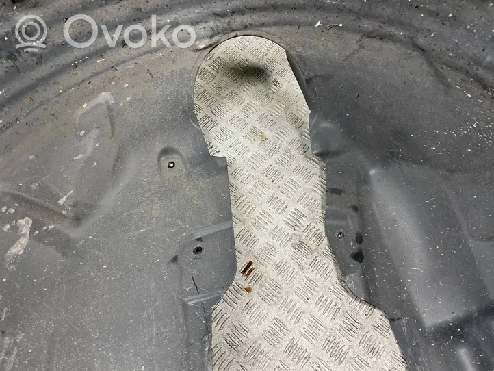 Audi Q3 F3 Etupyörän sisälokasuojat 