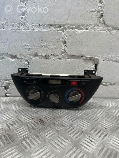 Toyota RAV 4 (XA20) Panel klimatyzacji 5590042100