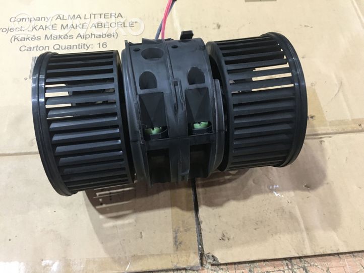 Renault Megane III Ventola riscaldamento/ventilatore abitacolo T1001277N